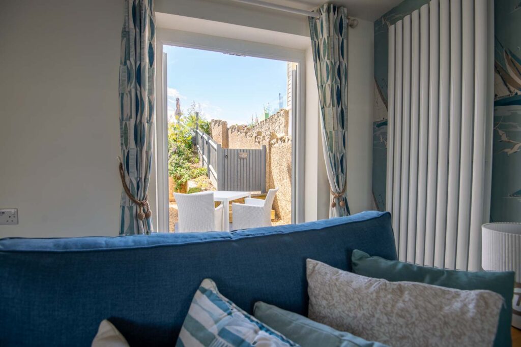 Stones Throw View outside - Holiday Apartments Kent