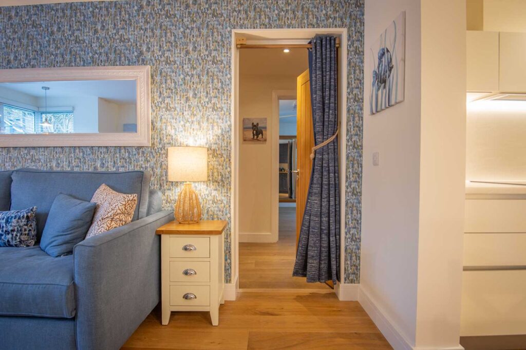 Seascape & Stones Throw inside - Holiday Apartments Kent